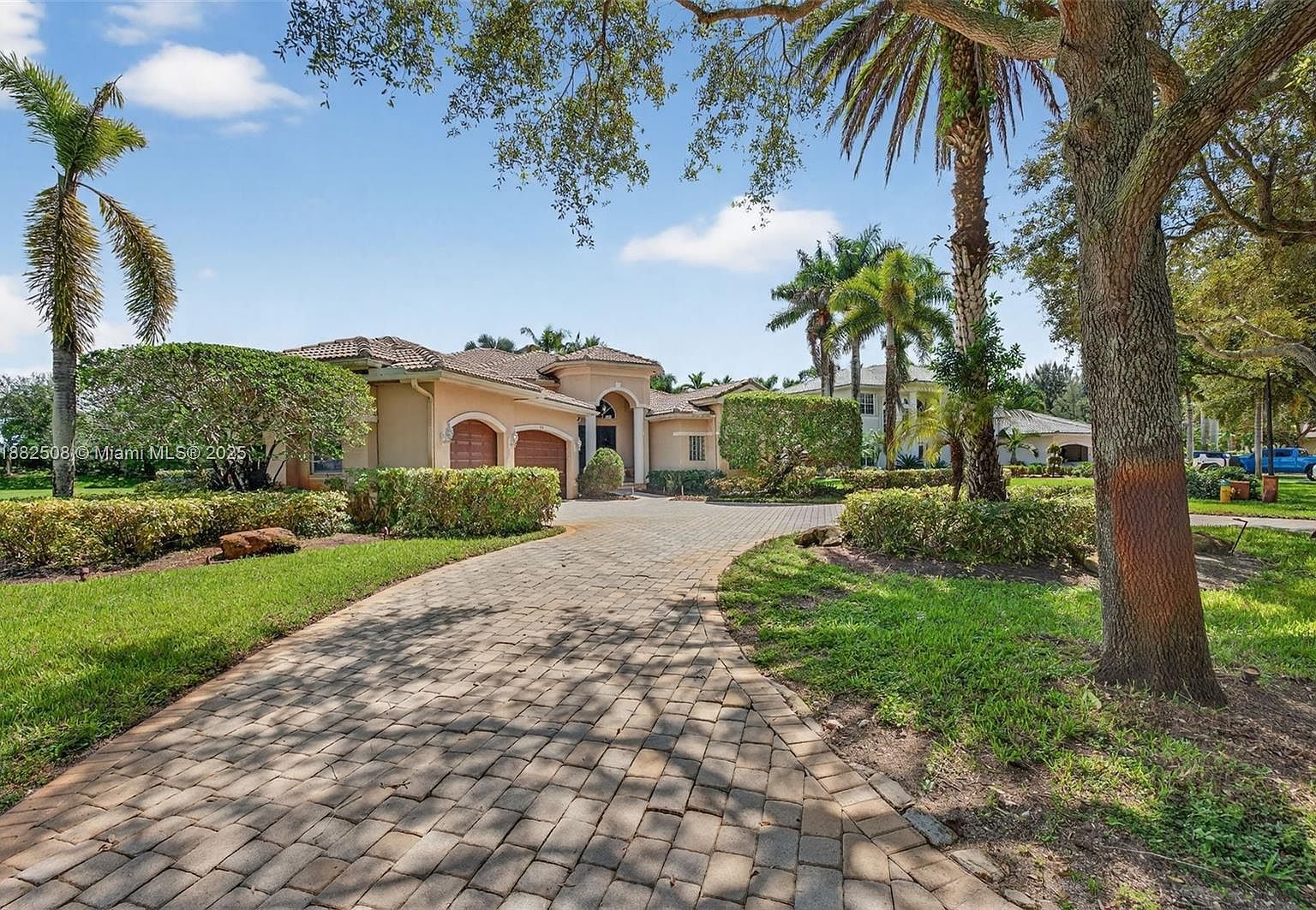 3792 Churchill Downs Dr Davie, FL 33328 - Thumbnail 3