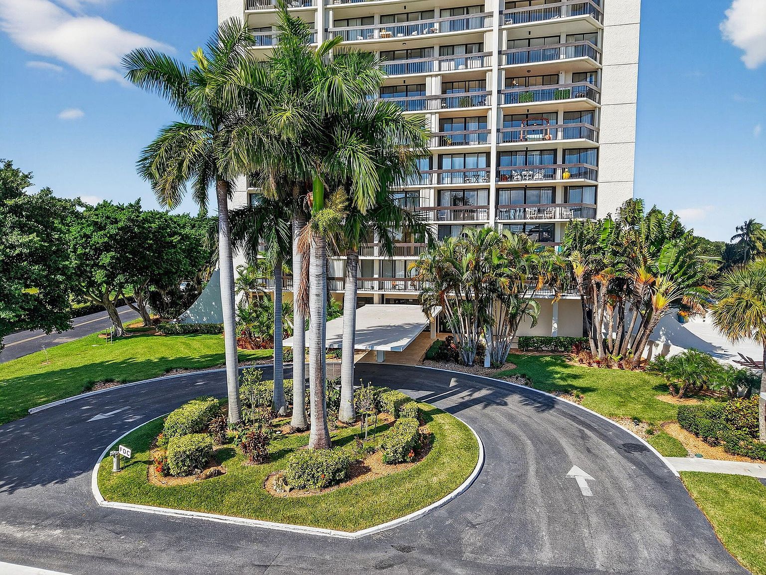 2000 Presidential Way APT 206 West Palm Beach, FL 33401 - Thumbnail 3