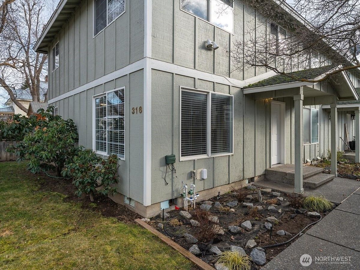 316 E Wapato Ave #1 Chelan, WA 98816 - Thumbnail 3