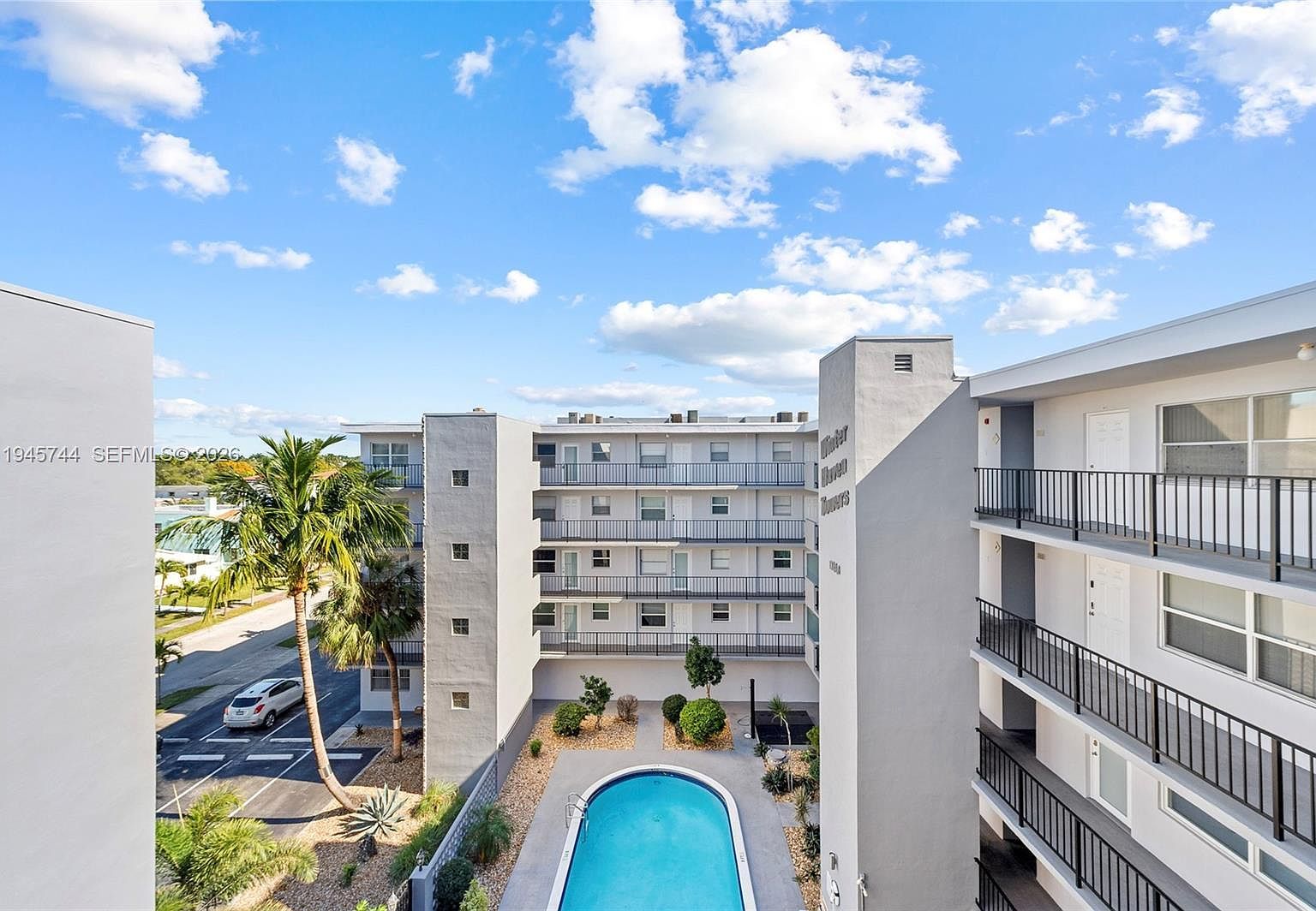 1750 Jefferson St APT 510 Hollywood, FL 33020 - Thumbnail 3