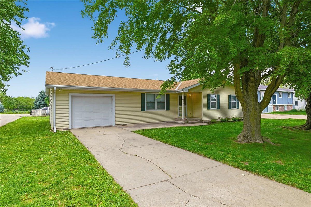 311 Elm St Tabor, IA 51653 - Thumbnail 3
