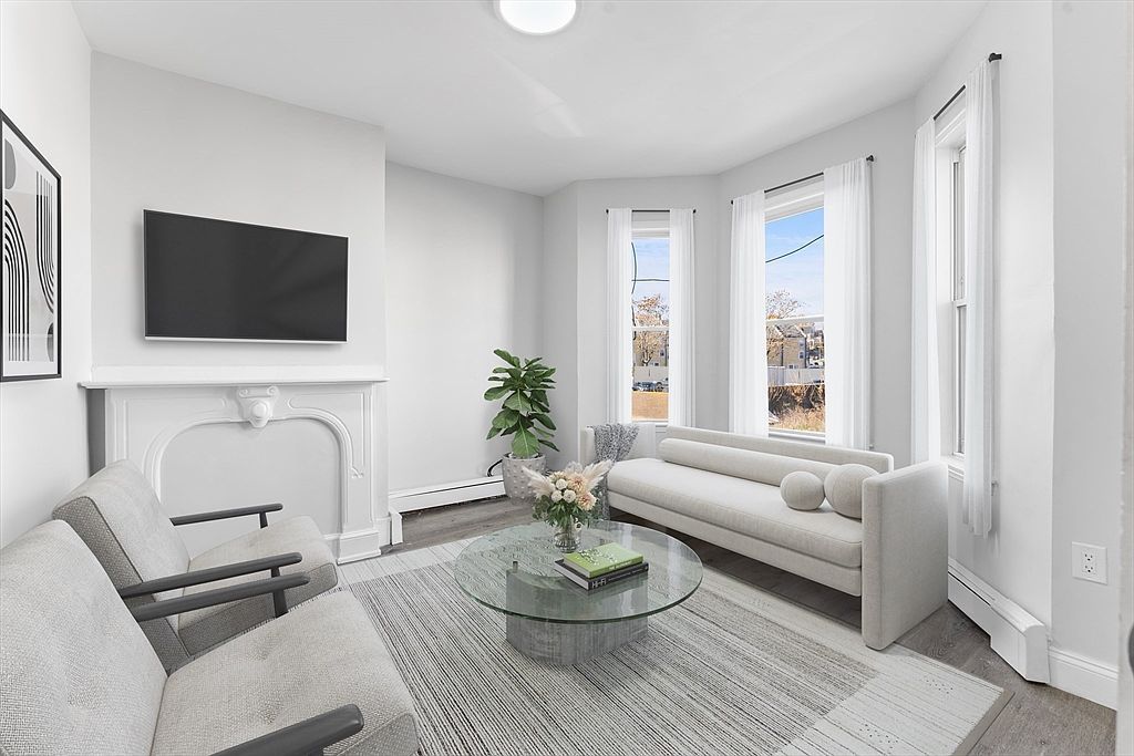 22 Rockville Park Roxbury, MA 02119 - Thumbnail 3