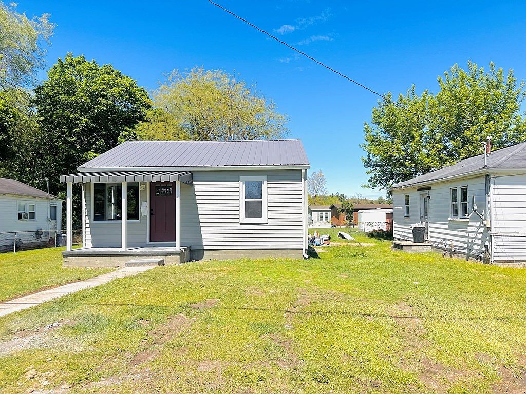 218 Saunders Ave Beckley, WV 25801 - Thumbnail 3