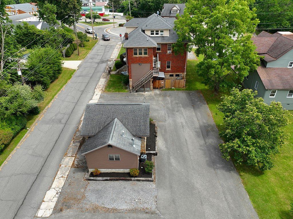 600 S Oakwood Ave Beckley, WV 25801 - Thumbnail 3