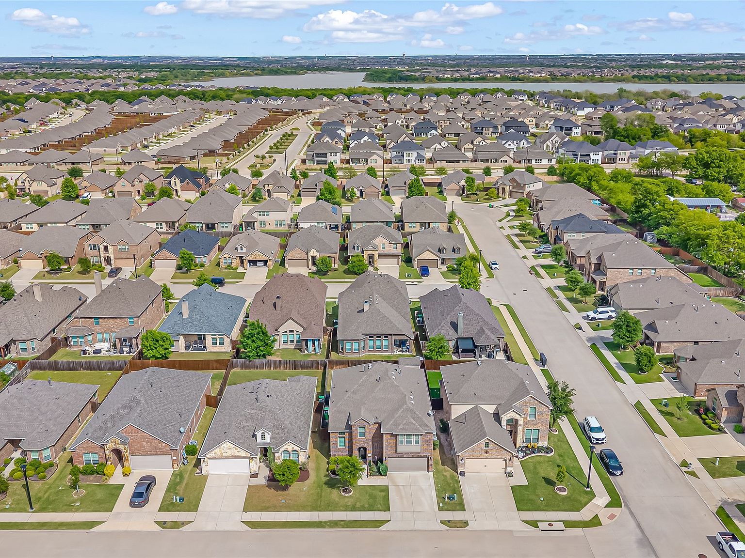 2125 Lake Cliff Dr Little Elm, TX 75068 - Thumbnail 3