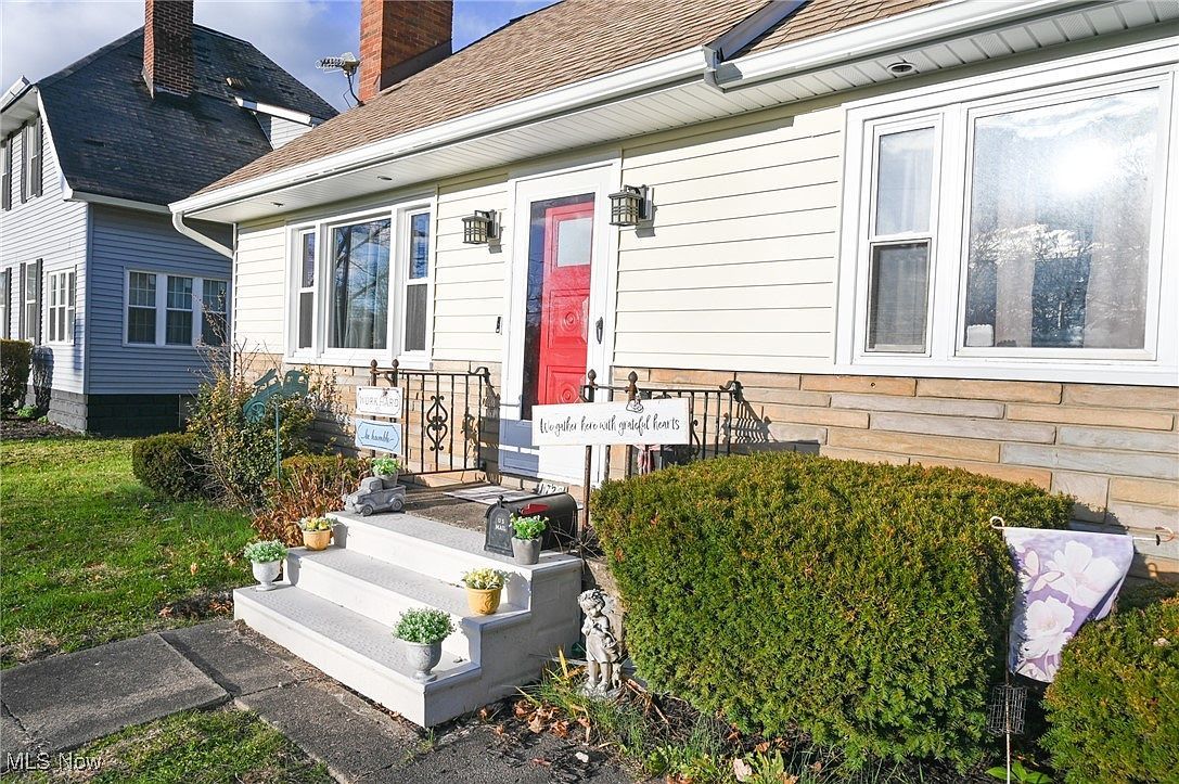 1728 Parkman Rd NW Warren, OH 44485 - Thumbnail 3