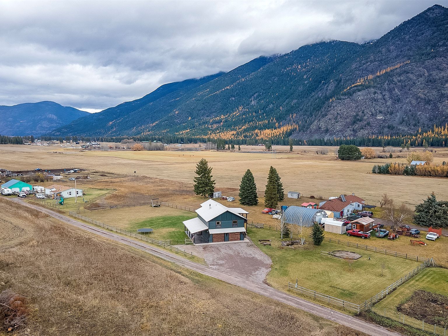 597 Eckelberry Dr Columbia Falls, MT 59912 - Thumbnail 3