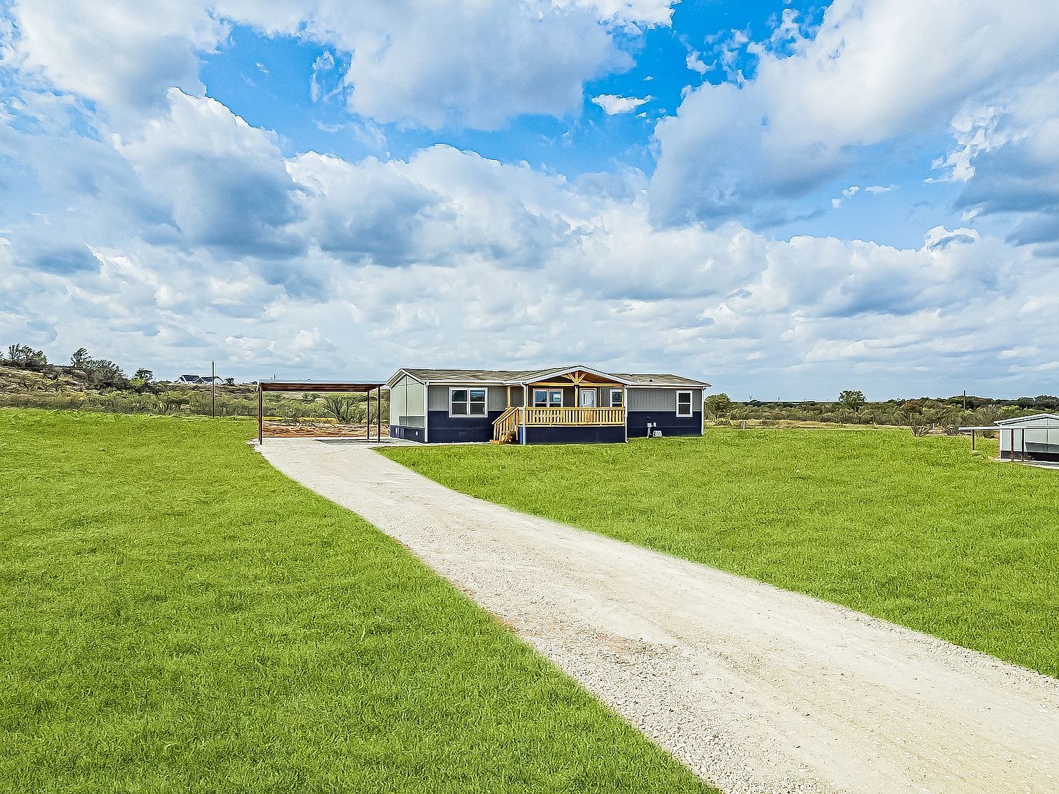 1023 Hopewell Rd Bellevue, TX 76228 - Thumbnail 3