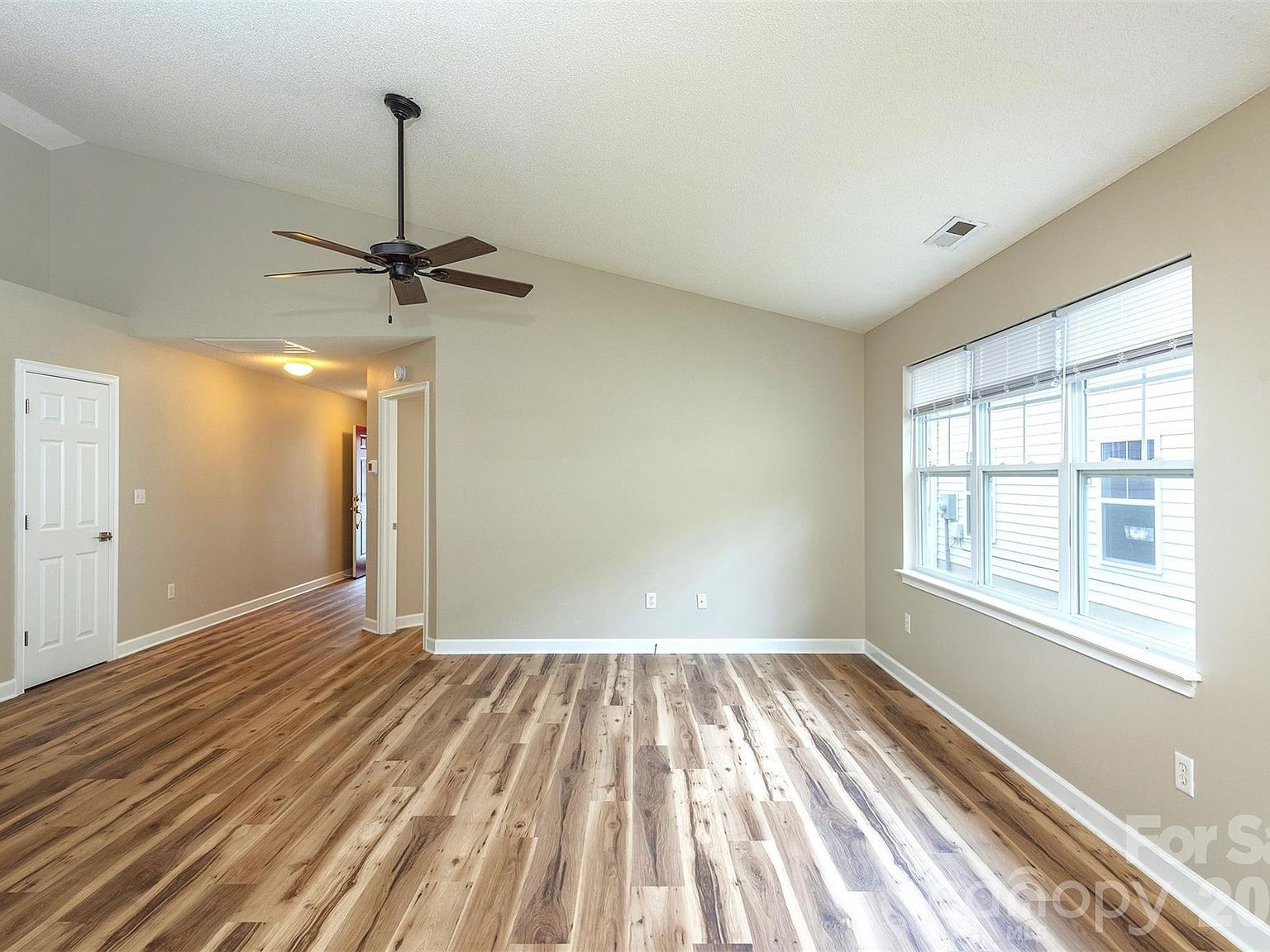 50 Clear Creekside Dr Hendersonville, NC 28792 - Thumbnail 3