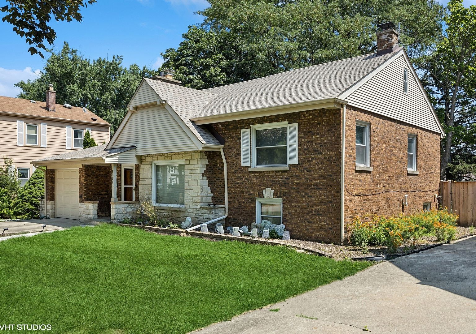 1249 Highridge Pkwy Westchester, IL 60154 - Thumbnail 3