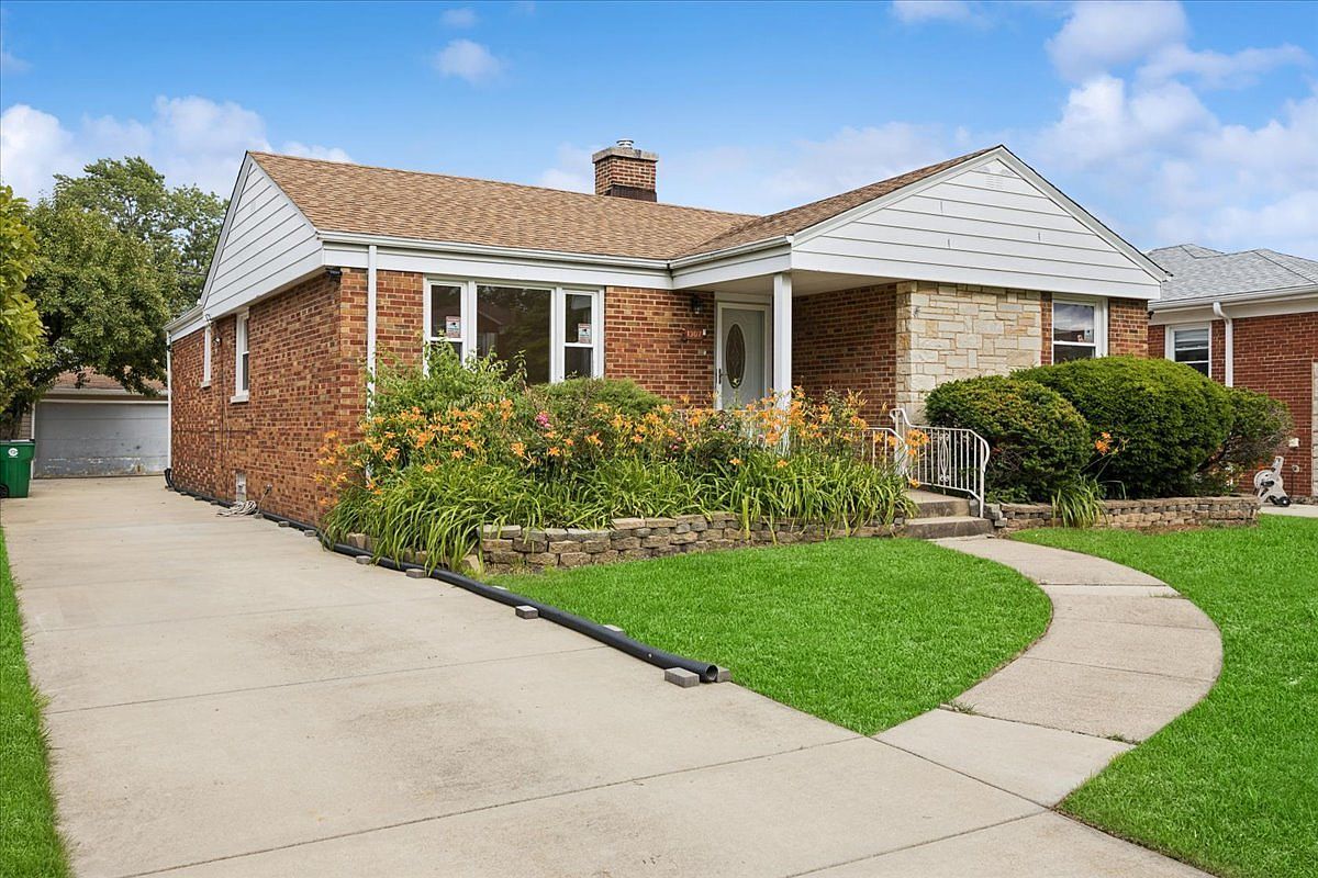 1307 Hull Ave Westchester, IL 60154 - Thumbnail 3