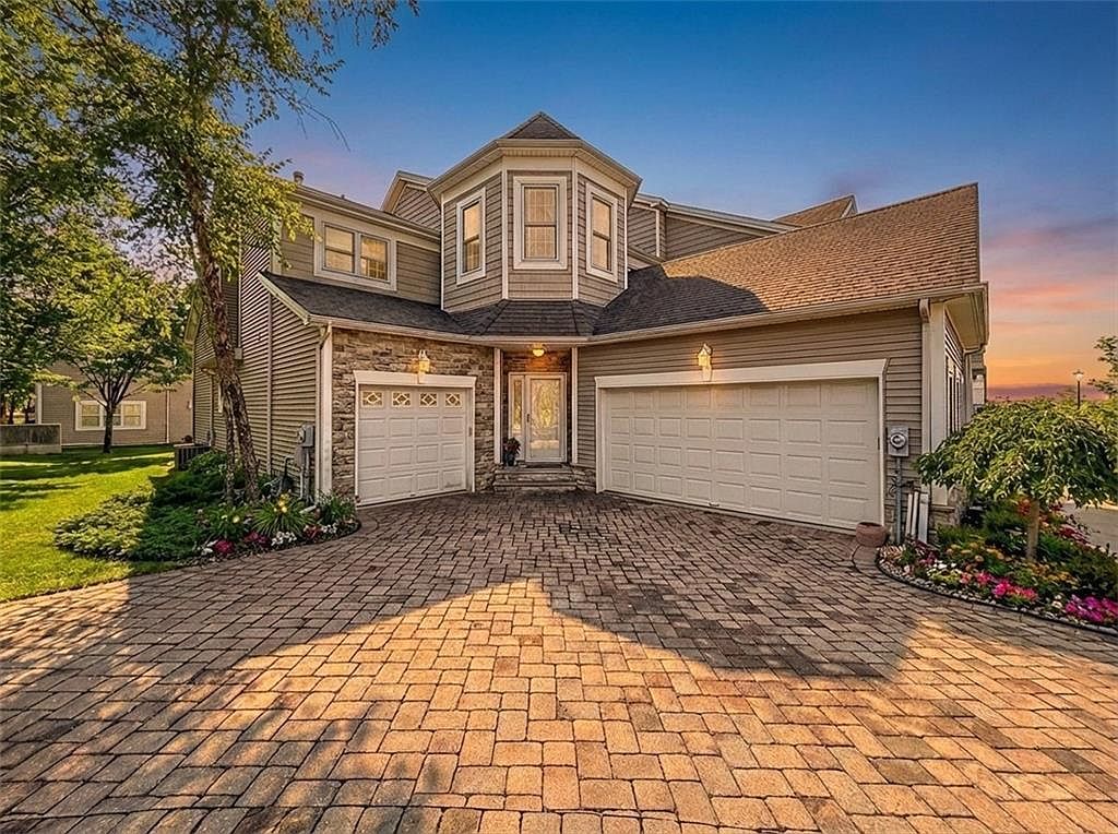 20 Tides Ln Staten Island, NY 10309 - Thumbnail 3