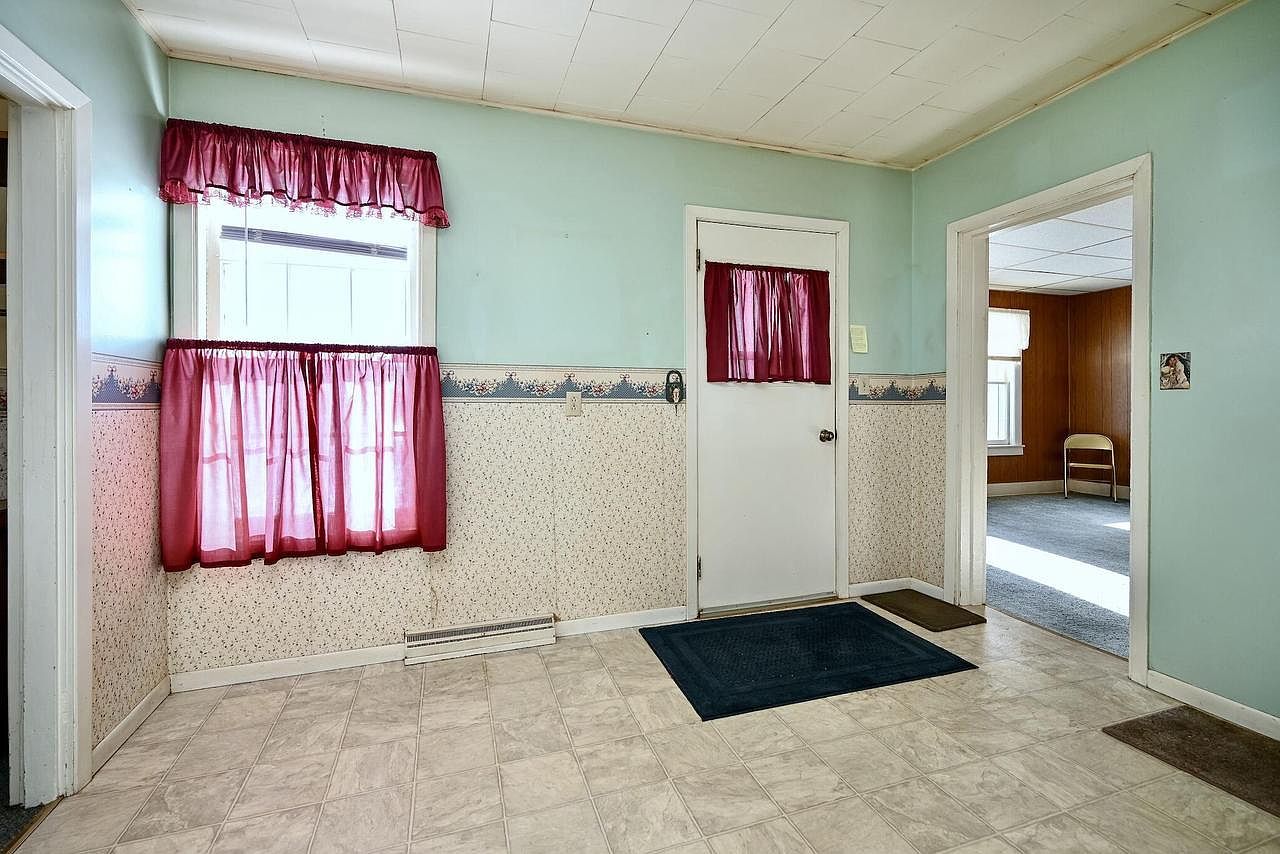 476 W 8th St Winona, MN 55987 - Thumbnail 3