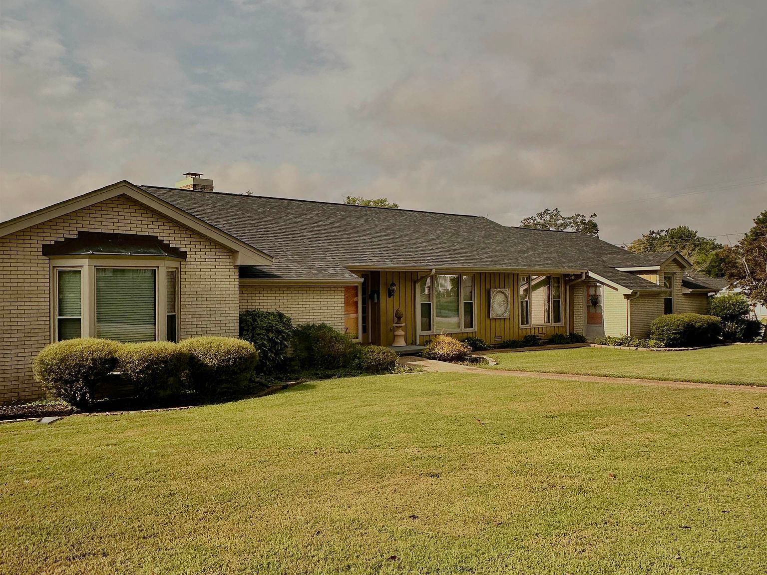 800 E 5th St Tuscumbia, AL 35674 - Thumbnail 3