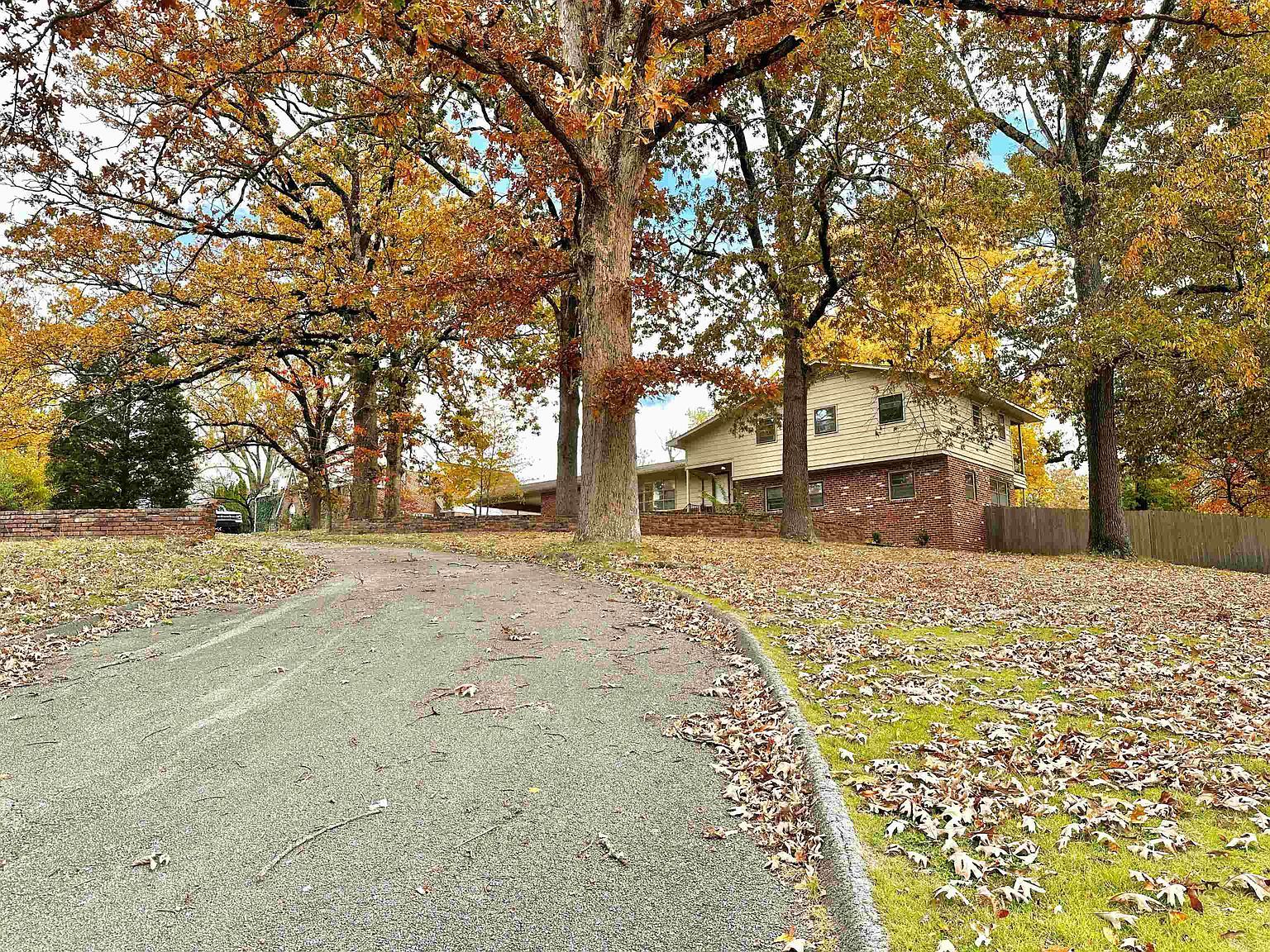 1818 Hermitage Dr Florence, AL 35630 - Thumbnail 3