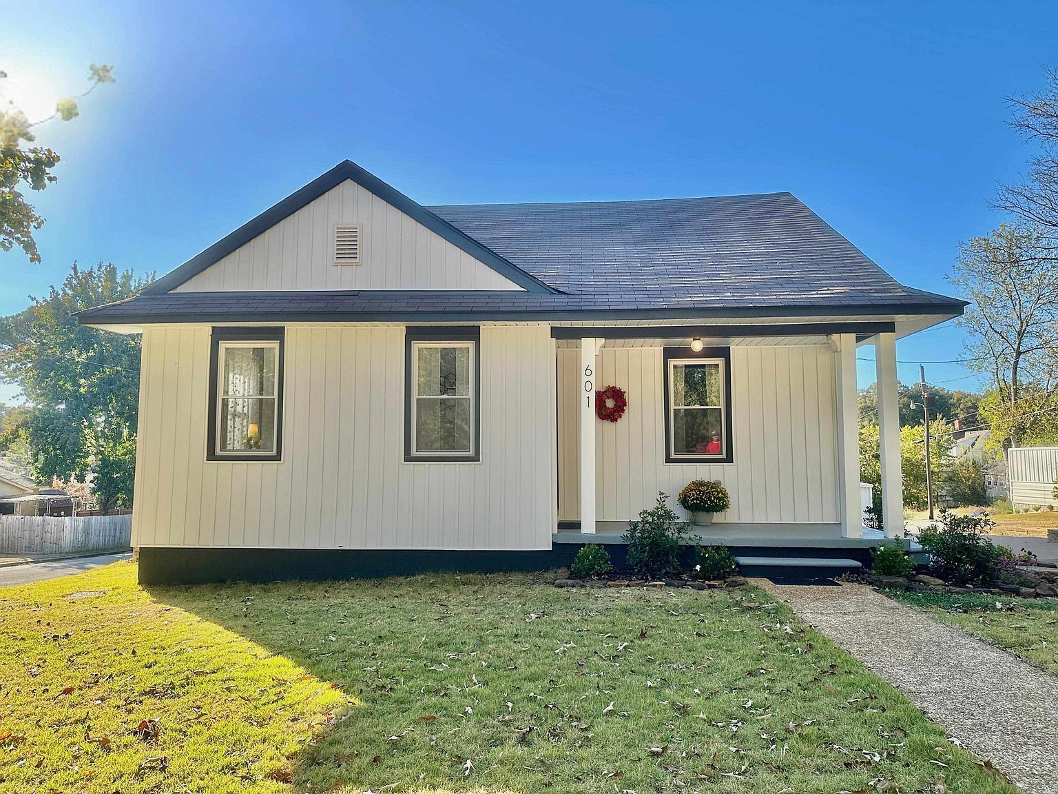 601 Broadway St Sheffield, AL 35660 - Thumbnail 3