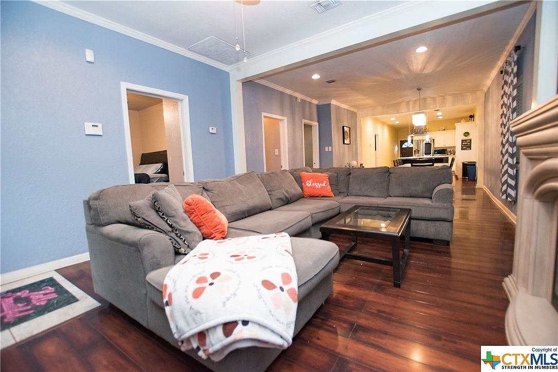 140 E Dullnig Ct San Antonio, TX 78223 - Thumbnail 3