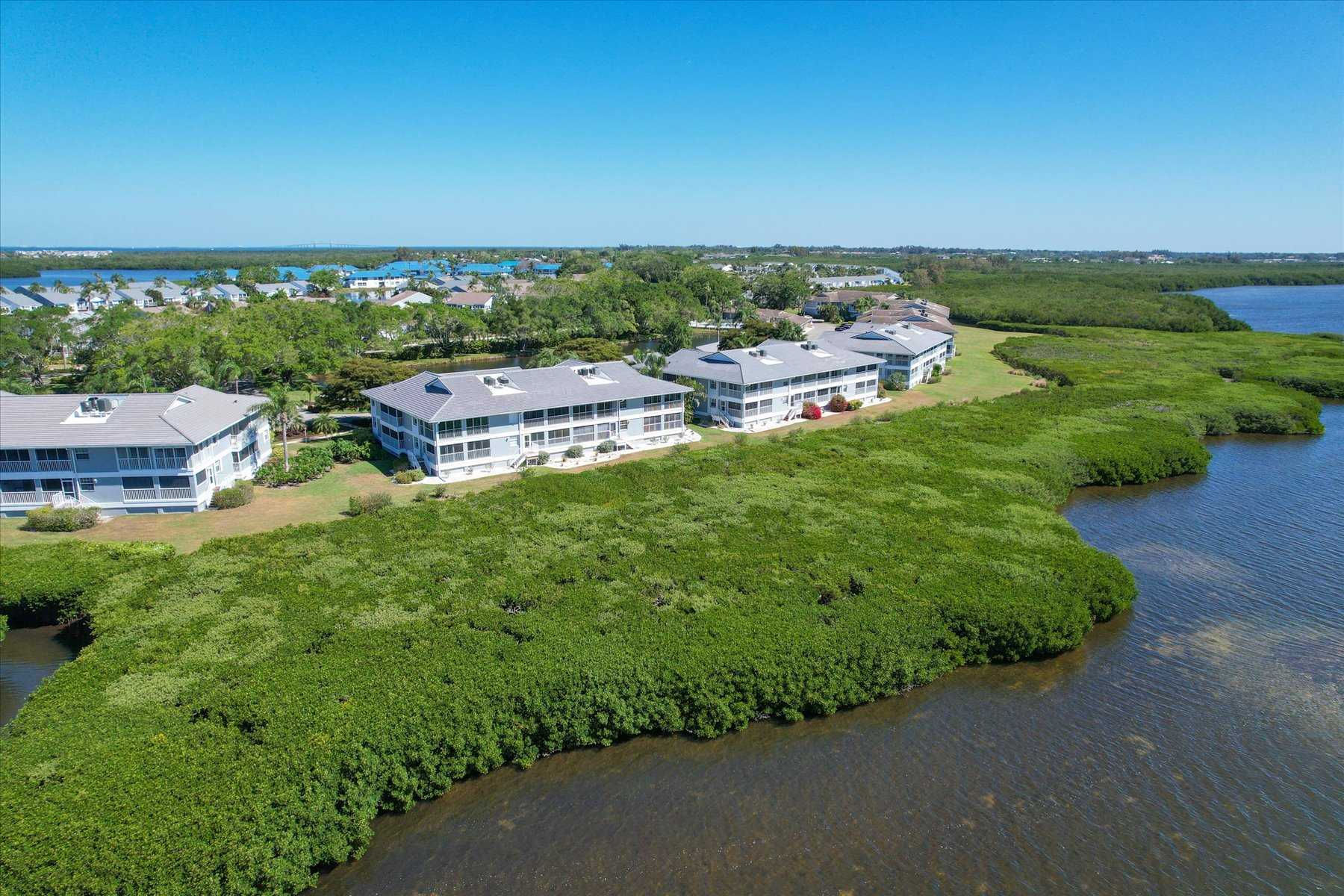 1187 Edgewater Circle, Bradenton, FL, USA, 34209 - Thumbnail 3