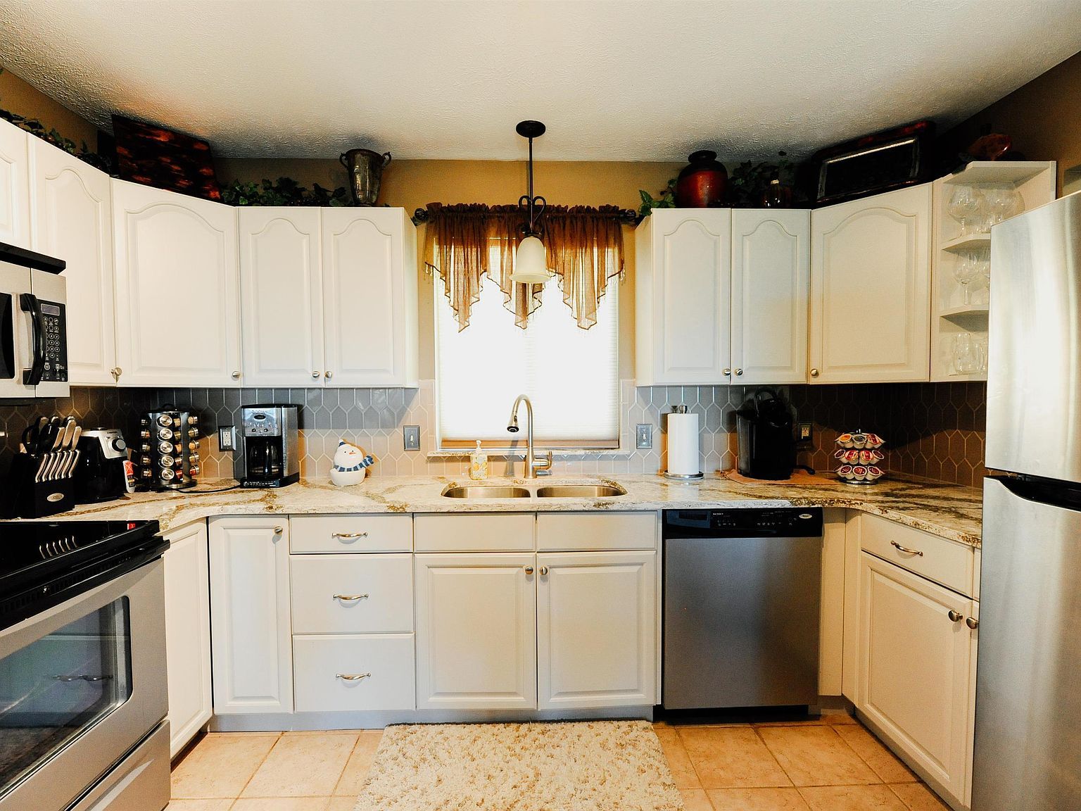 11255 E Fort Rd APT H-1 Suttons Bay, MI 49682 - Thumbnail 3