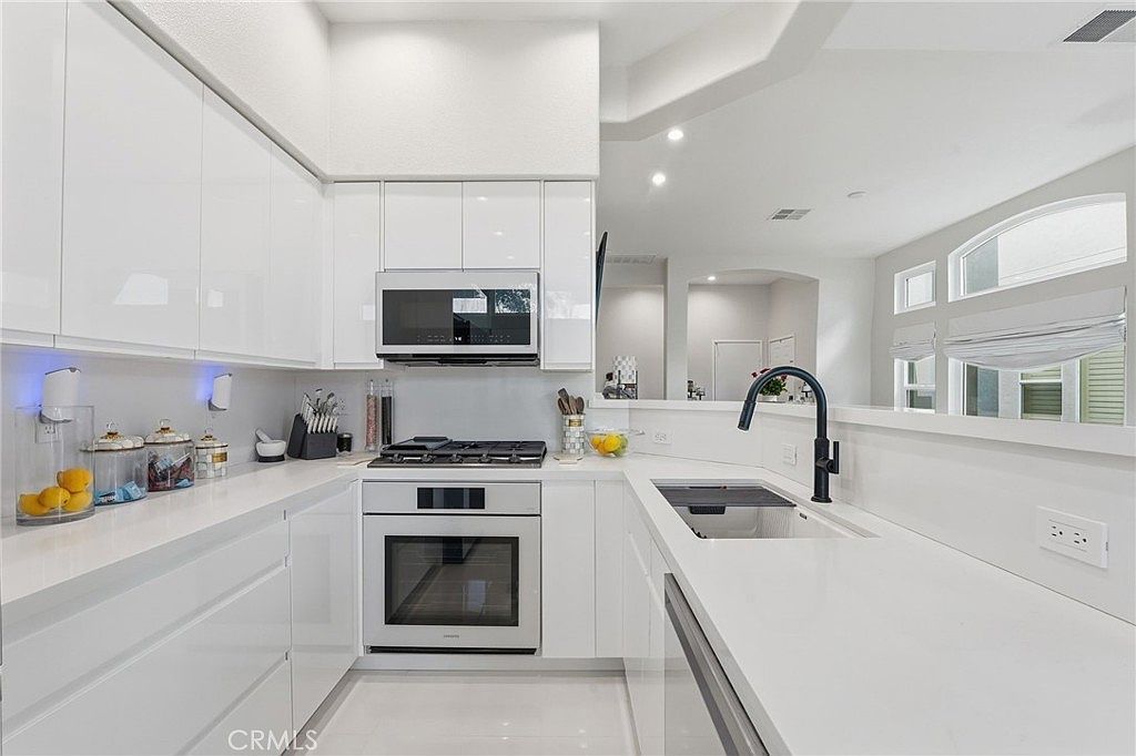 7697 Hazard Center Dr San Diego, CA 92108 - Thumbnail 3