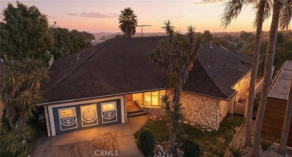 4400 Don Zarembo Dr Los Angeles, CA 90008 - Thumbnail 3