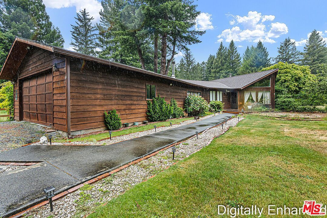 220 Malvin Murphy Ln Crescent City, CA 95531 - Thumbnail 3