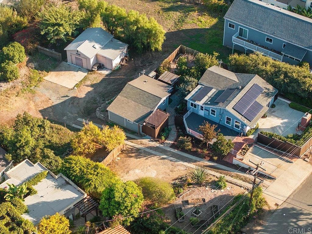 697 Ocean View Ave Encinitas, CA 92024 - Thumbnail 3