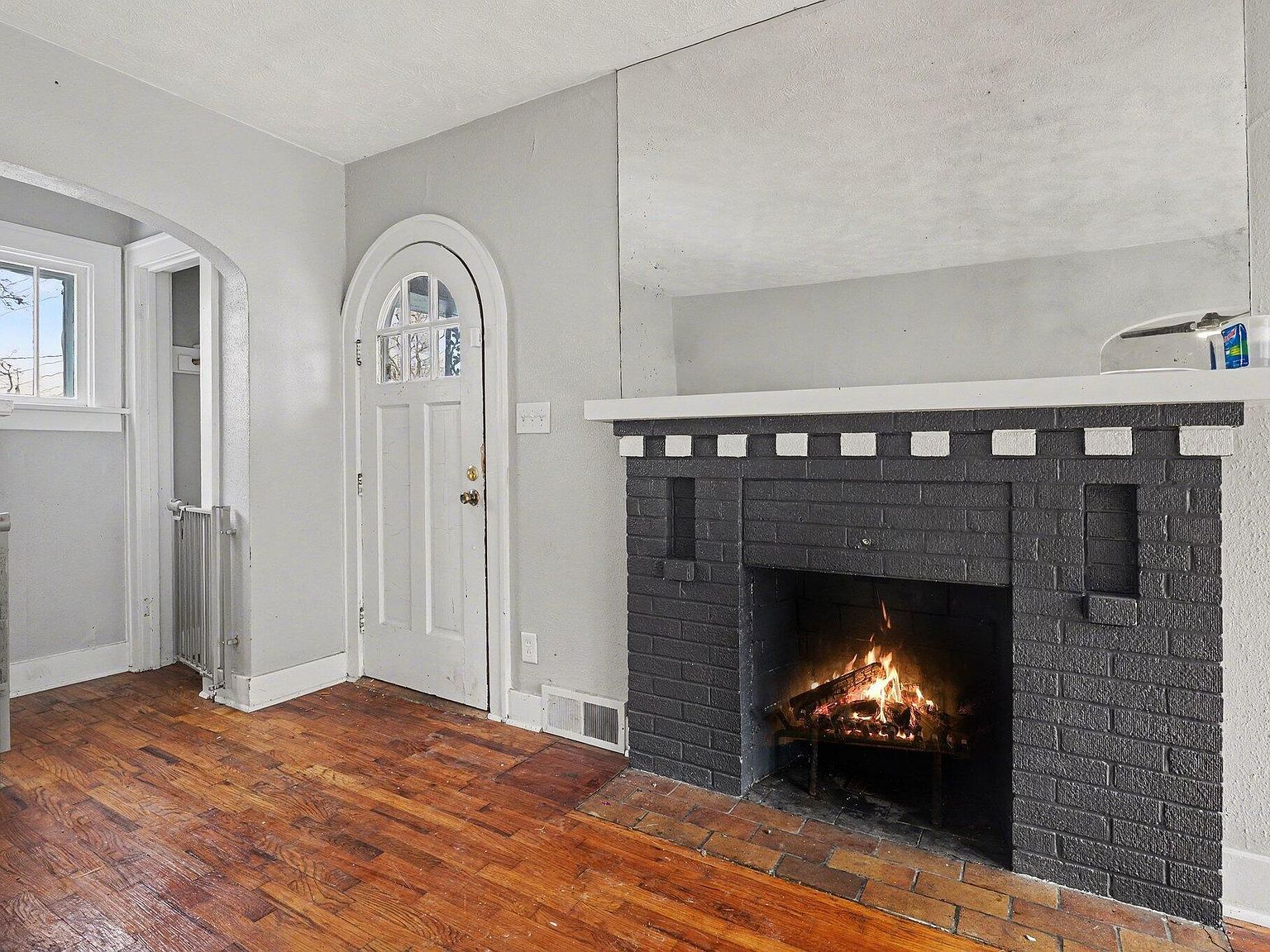 2326 S Burdick St Kalamazoo, MI 49001 - Thumbnail 3