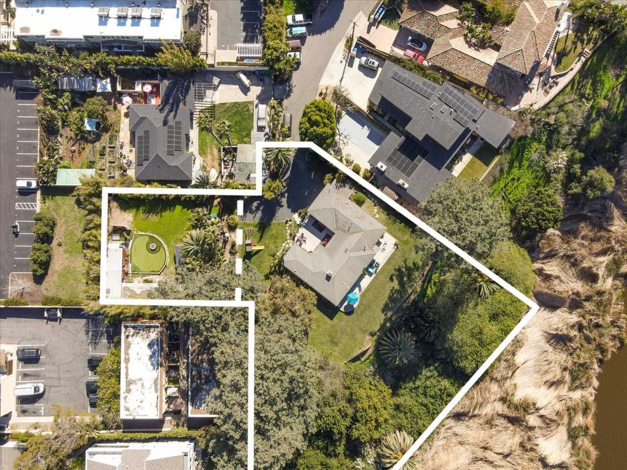 2361 Buena Vista Circle, Carlsbad, CA, USA, 92008 - Thumbnail 3