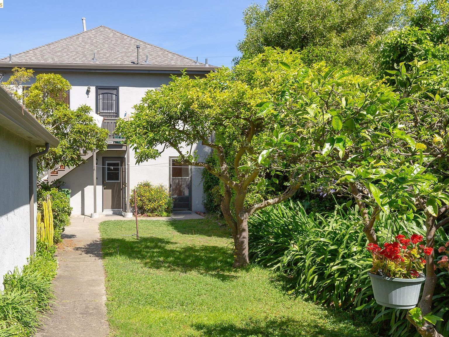 1055 47th St Emeryville, CA 94608 - Thumbnail 3