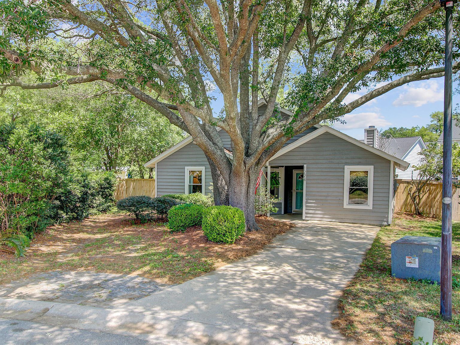 1224 Decoy Ct Mount Pleasant, SC 29464 - Thumbnail 3