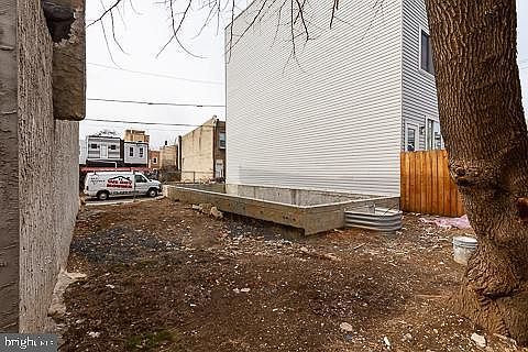 2109 E Orleans St Philadelphia, PA 19134 - Thumbnail 3