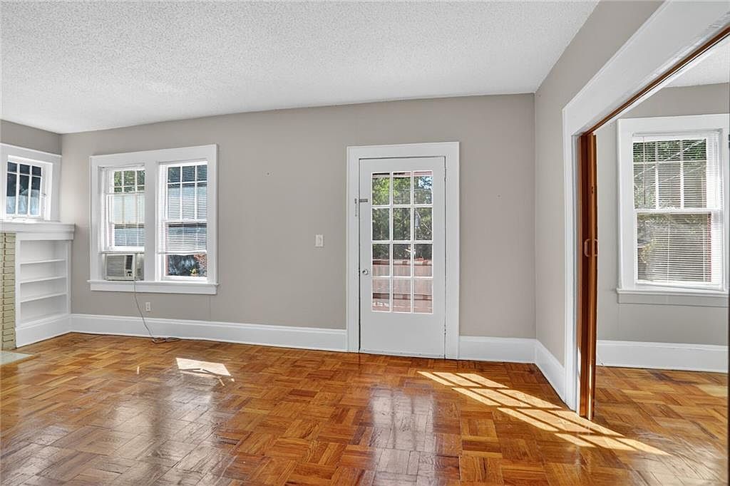 1497 N Morningside Dr NE Atlanta, GA 30306 - Thumbnail 3