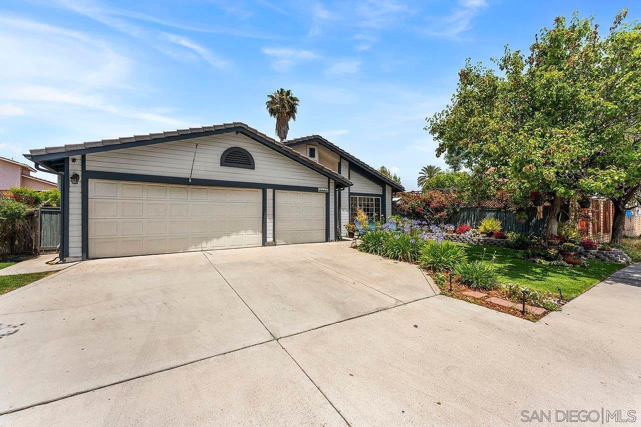 9942 Theresa Ln Santee, CA 92071 - Thumbnail 3