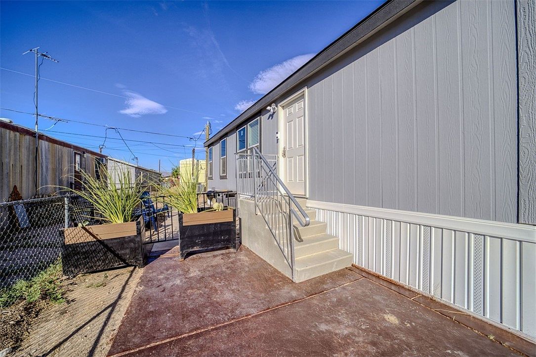 437 Coral Reef Dr Bullhead City, AZ 86442 - Thumbnail 3