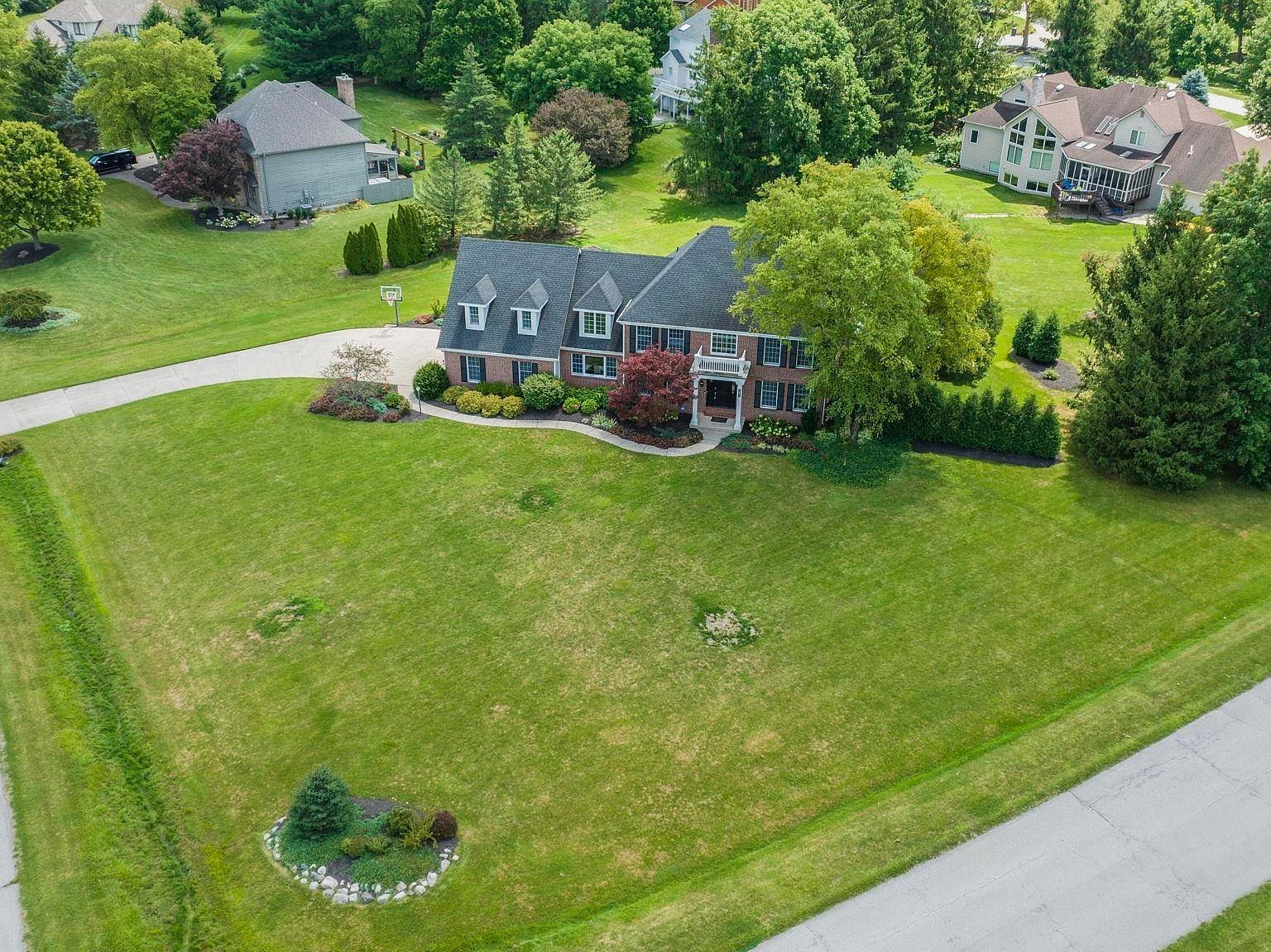 1611 Sycamore Hills Dr Fort Wayne, IN 46814 - Thumbnail 3