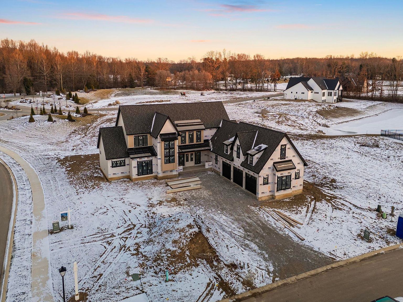 594 Contour Cv Huntertown, IN 46748 - Thumbnail 3