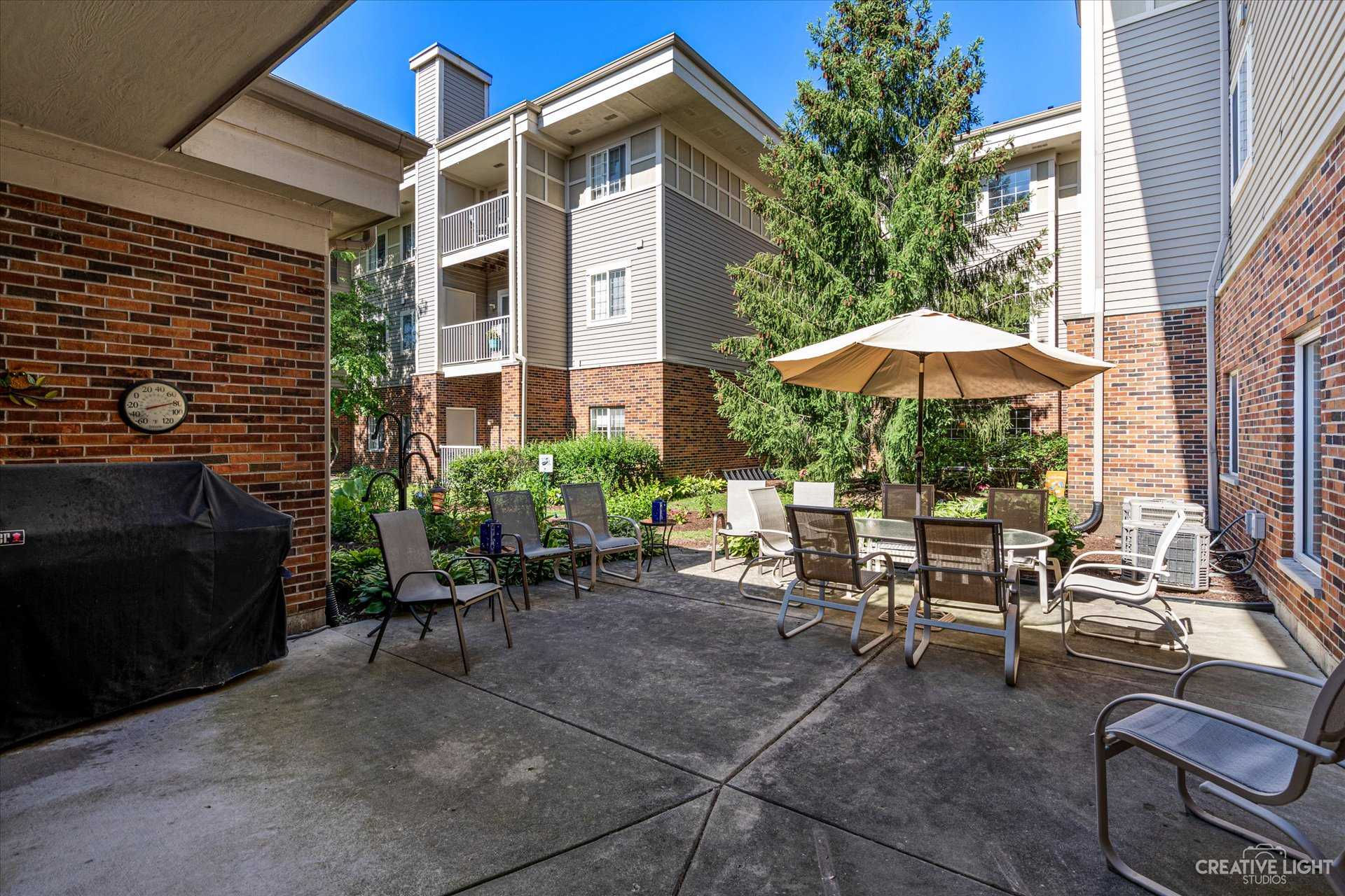 605 Barrington Avenue, East Dundee, IL, USA, 60118 - Thumbnail 3