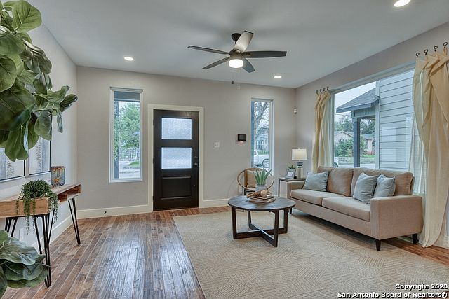 1659 N Center St San Antonio, TX 78202 - Thumbnail 3