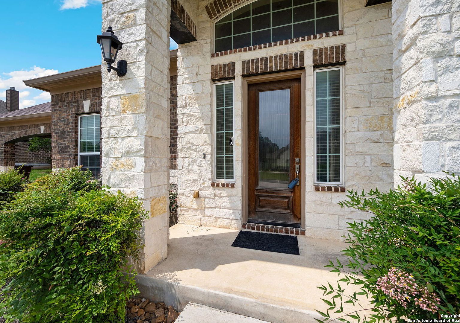 146 Sunrise Hl Castroville, TX 78009 - Thumbnail 3