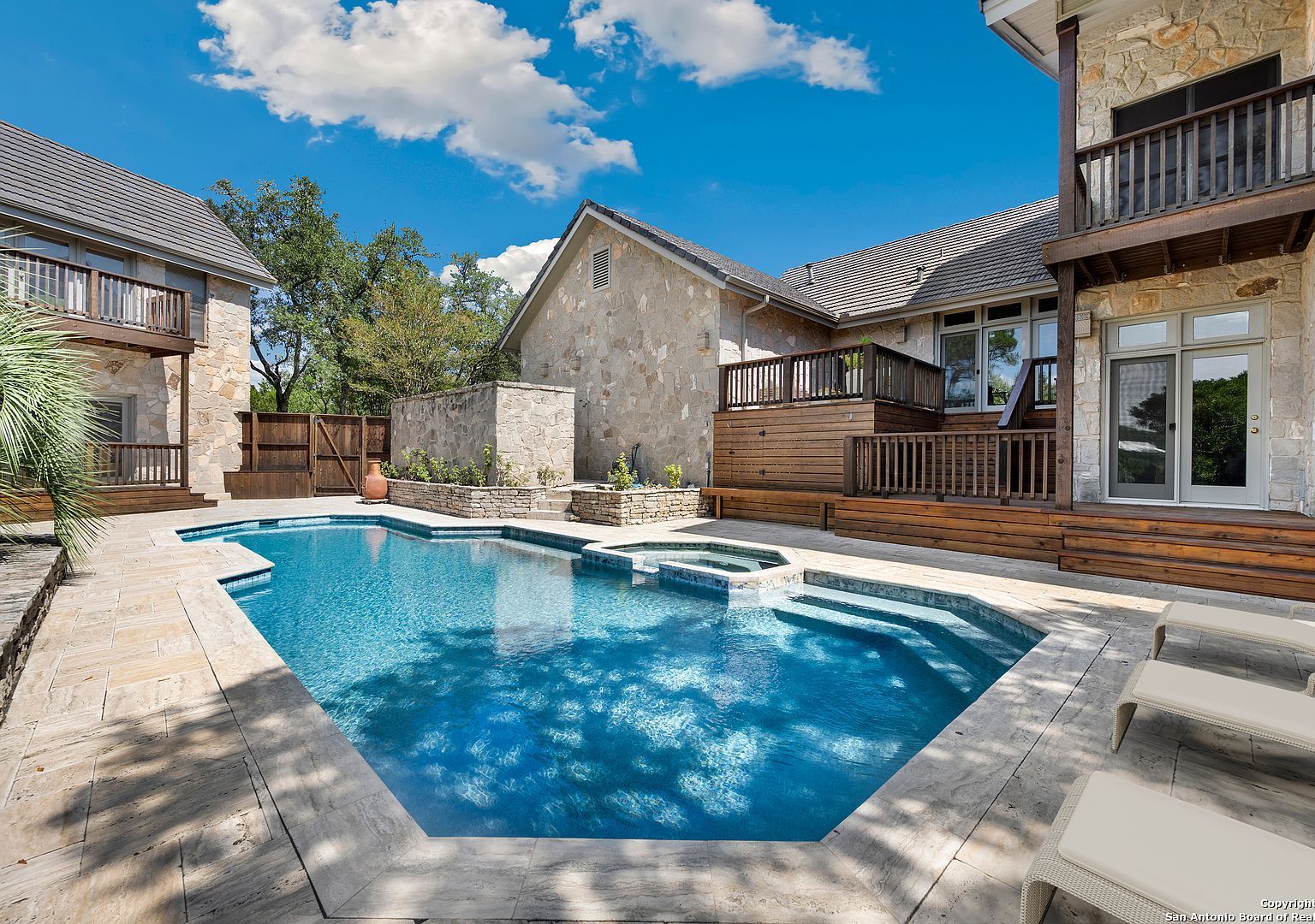 14819 Seven L Trl Helotes, TX 78023 - Thumbnail 3