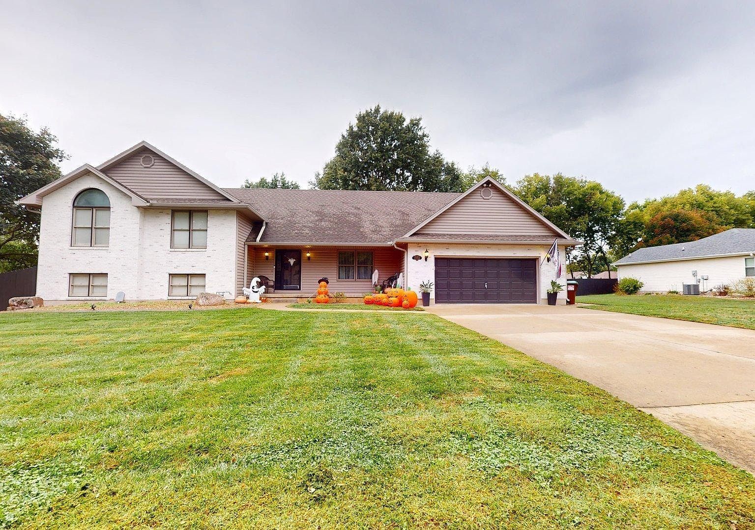 1553 N Hedge Apple Dr Sedalia, MO 65301 - Thumbnail 3