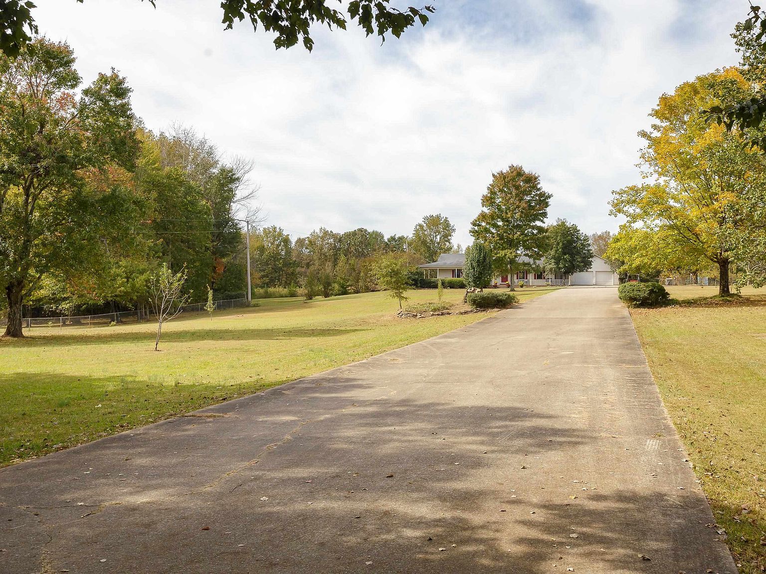 124 Phillips Dr Killen, AL 35645 - Thumbnail 3