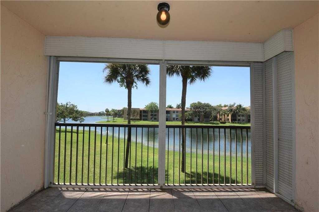 5618 Coral Lake Dr #206, Margate, FL 33063, USA - Thumbnail 3