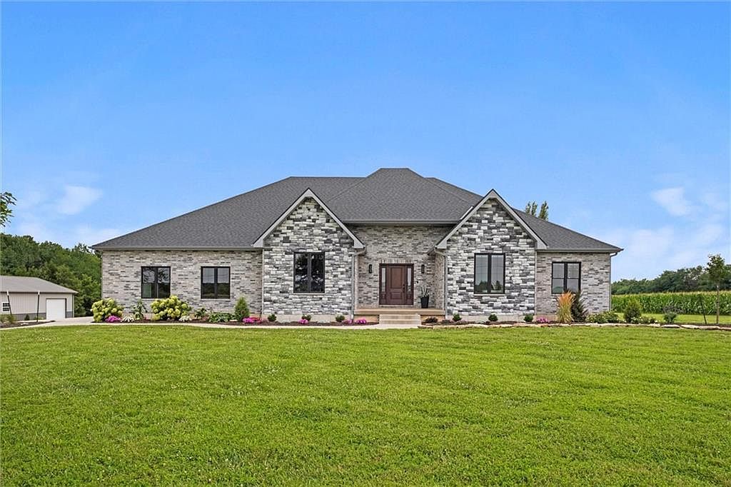6417 SW County Road 10508 Rich Hill, MO 64779 - Thumbnail 3
