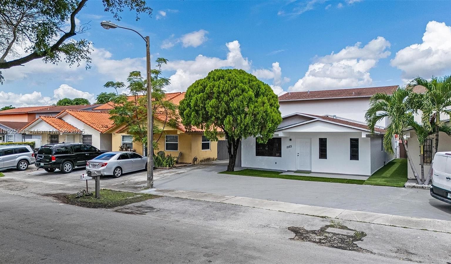 1283 W 42nd St Hialeah, FL 33012 - Thumbnail 3