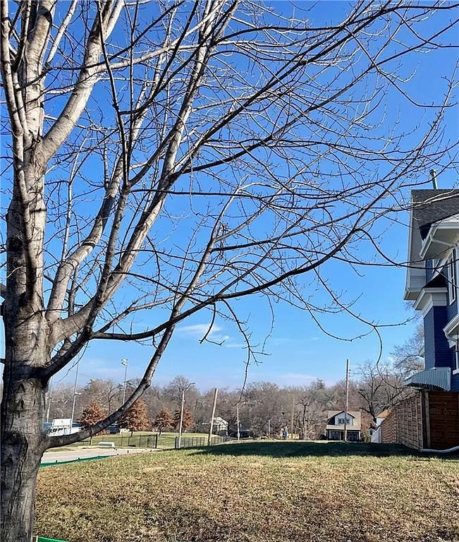 5401 Virginia Ave Kansas City, MO 64110 - Thumbnail 3