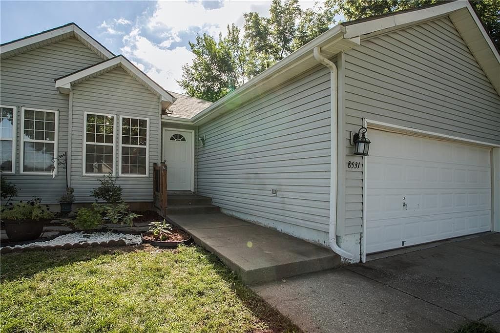 8531 Vassar Ave Raytown, MO 64138 - Thumbnail 3