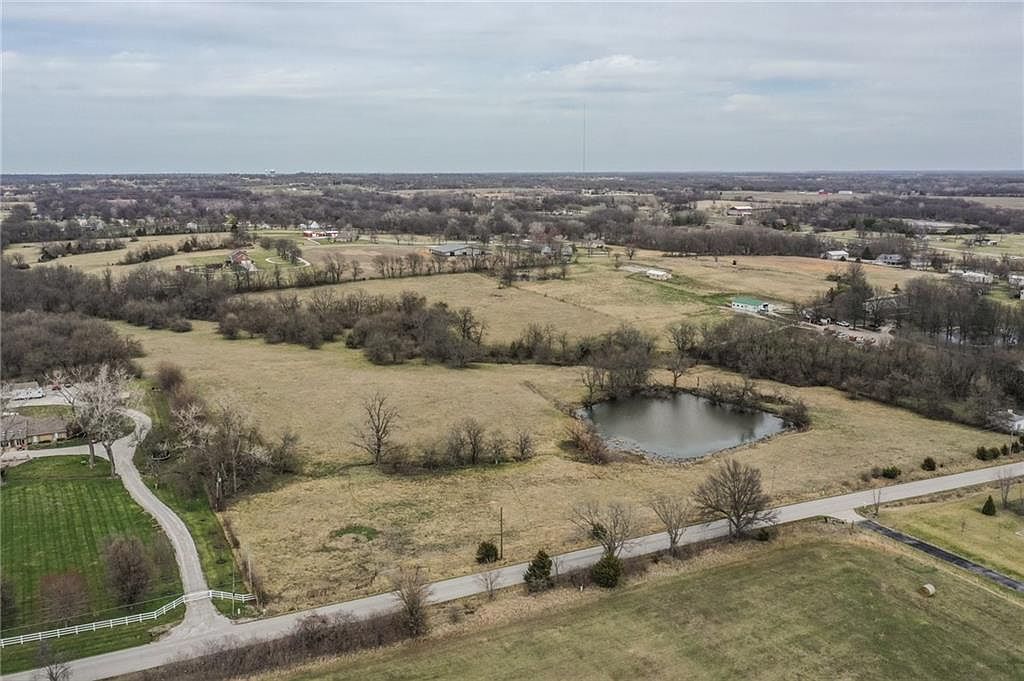 211th Peculiar Way Peculiar, MO 64078 - Thumbnail 3