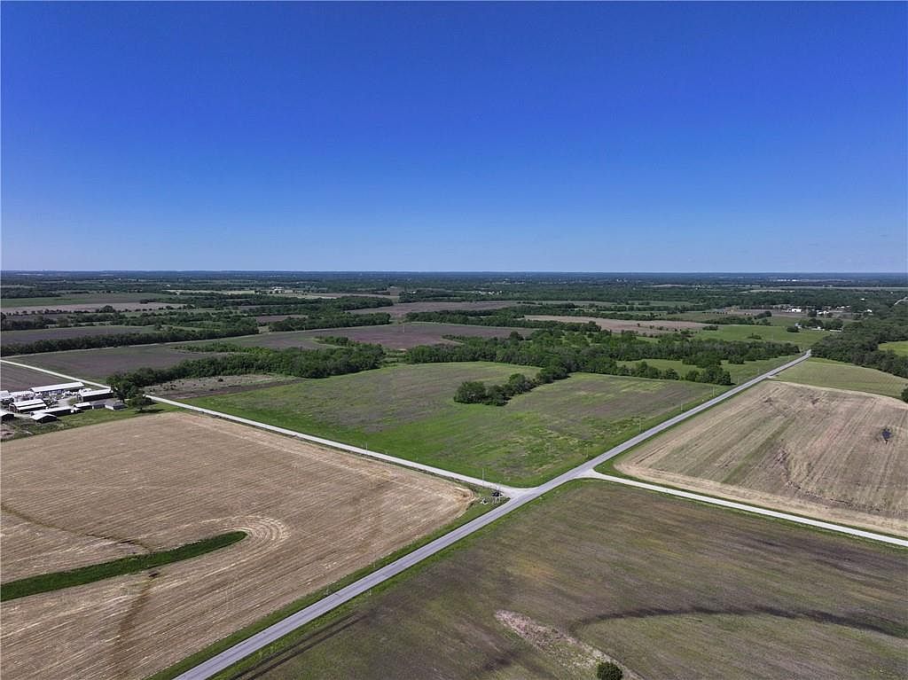 TRACT 4 E 307th St Harrisonville, MO 64701 - Thumbnail 3
